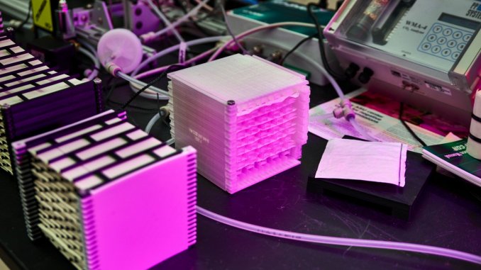 碳捕獲技術新突破!新創公司建造清除空氣中二氧化碳的「機械樹」